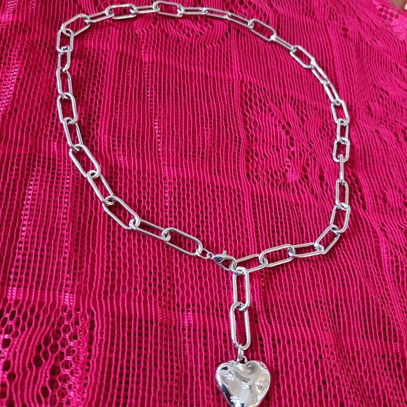 Chain Link Heart Necklace - Picture 5 of 11
